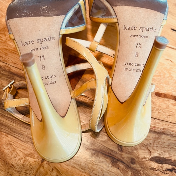KATE SPADE NY ITALY 7.5B VERO CUOIO Yellow Patent Strappy Heels PUMPS - Picture 5 of 11